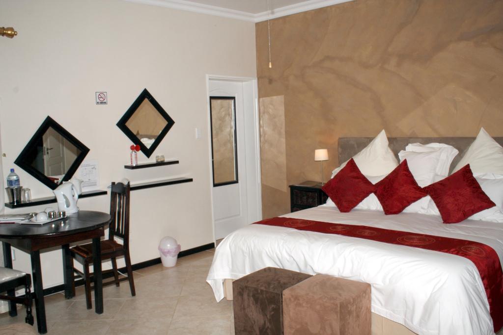 Lumley'S Place Guesthouse Pniel Bilik gambar