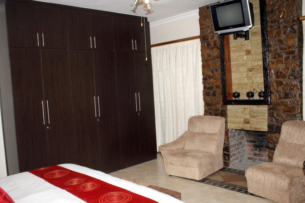Lumley'S Place Guesthouse Pniel Bilik gambar